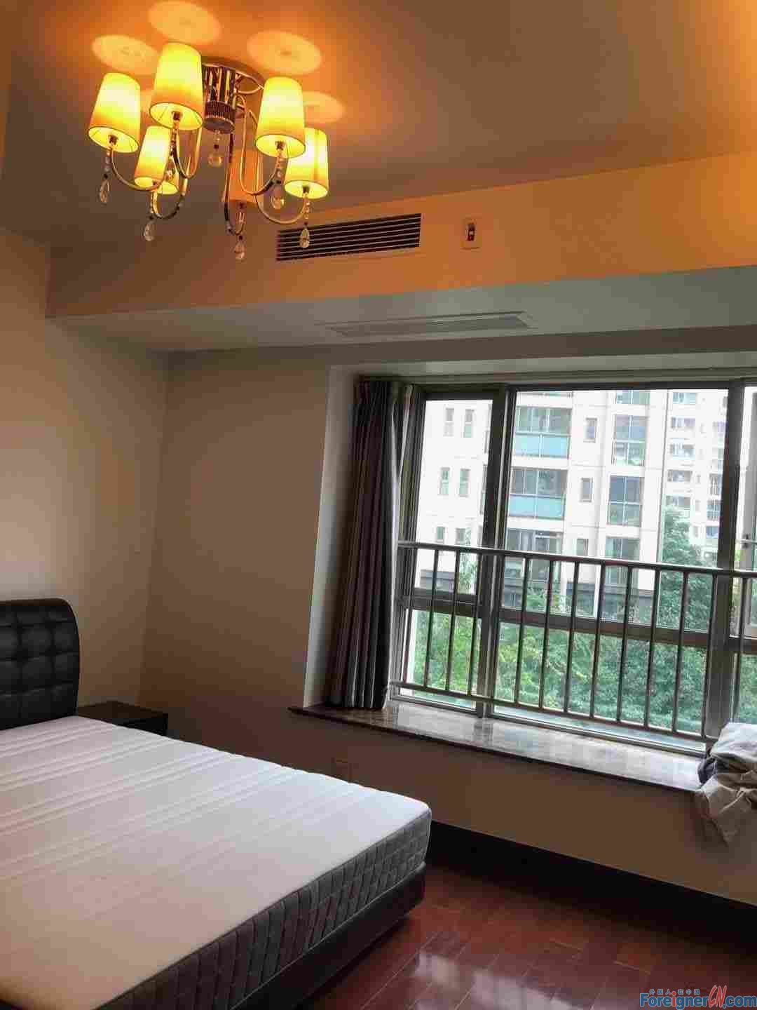 Grace Residence comfortable 3-bedroom apartment near jinji lake