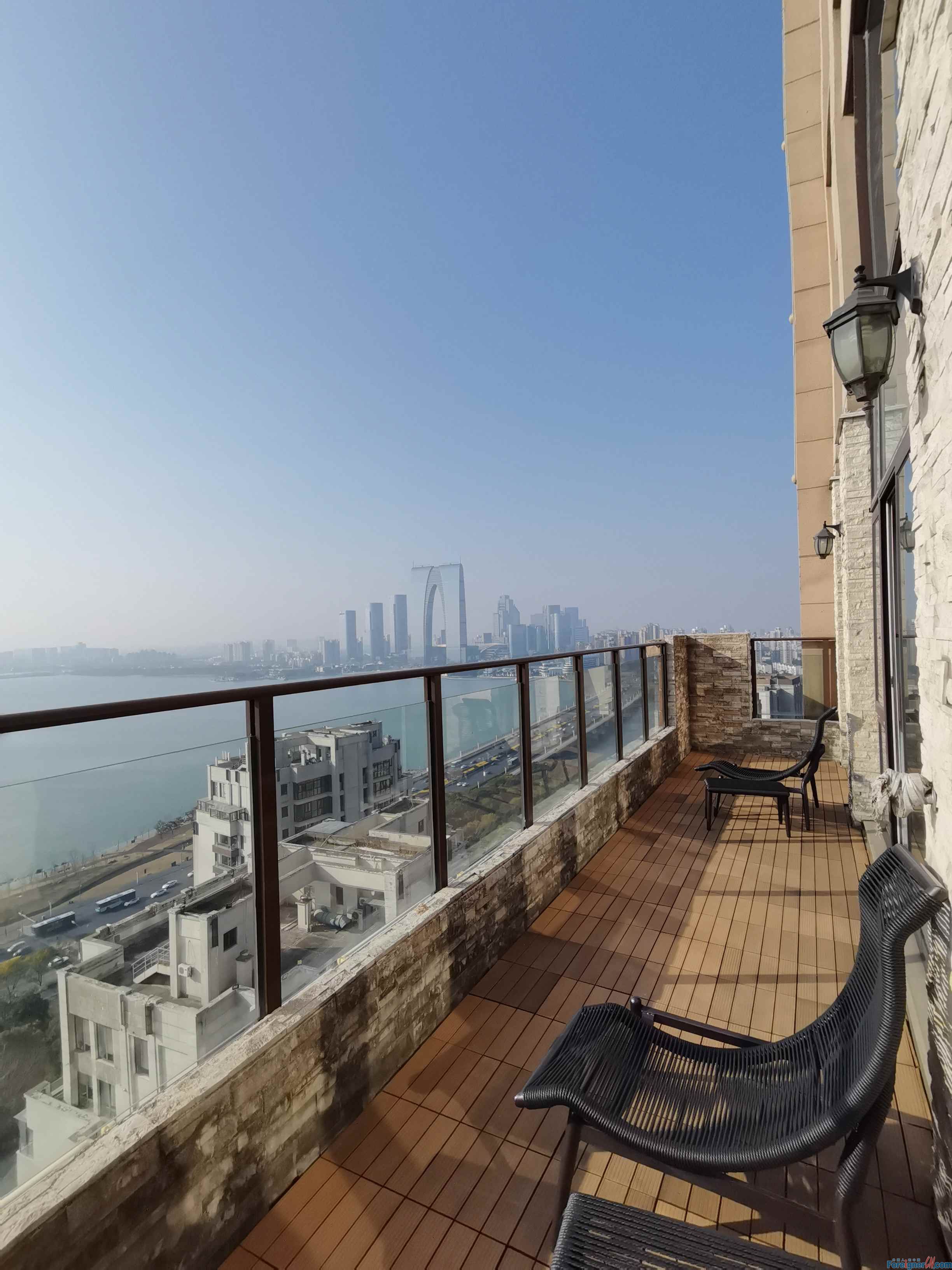 Open balcony | Super Lakeview /Bayside Garden -- 3 rooms and 1 baths /heating and central A/C; exclusive house /Close to Jinji Lake, Suzhou expo center and Times Square 