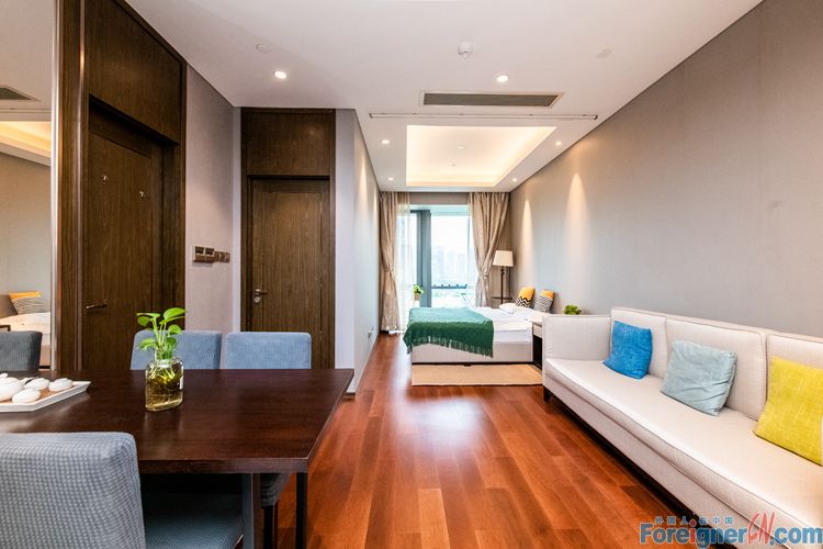 Excellent ! ! ! Serviced Apartment in SIP for Expats to rent/1 bedrooms and 1 bathroom /modern and clean/Close to Times Square /Suzhou Center