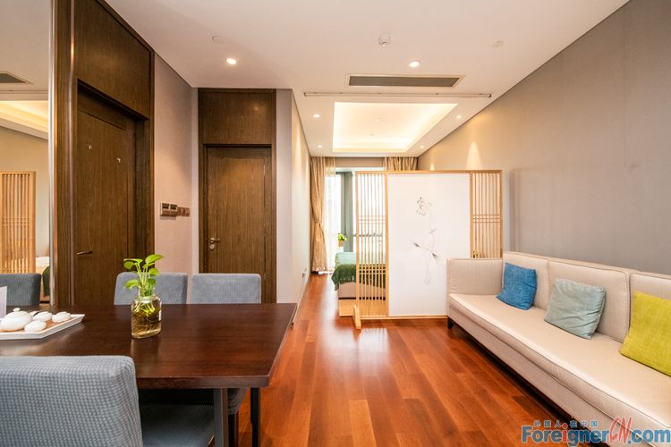 Excellent ! ! ! Serviced Apartment in SIP for Expats to rent/1 bedrooms and 1 bathroom /modern and clean/Close to Times Square /Suzhou Center