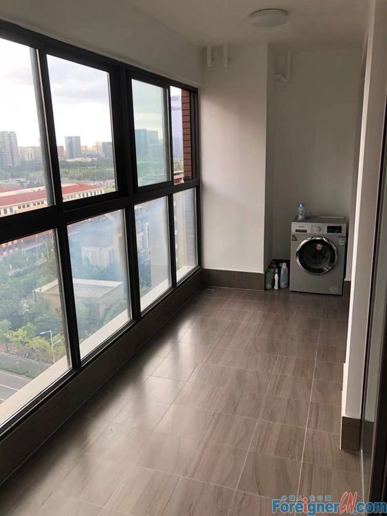Fabulous!!! apartment, Times City, 4 bedrooms and 2 bathrooms, with nice balcony, east of Jinji lake