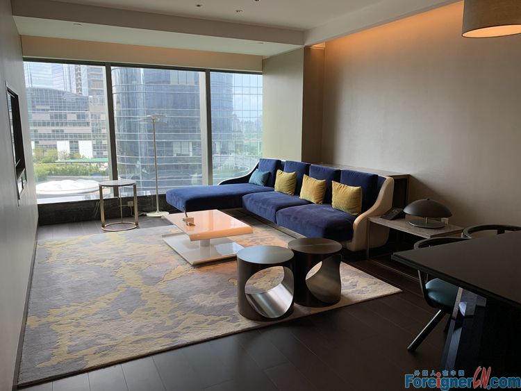Luxurious ！！Nice Flats in Suzhou W Hotel to Rent /1 bedroom and 2 bathroom/Nearby Jinji Lake view/Swimming pool/Suzhou Center 