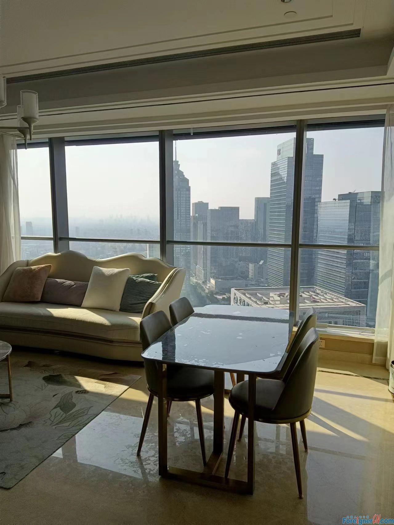 Fabulous！！！High floor apartment rent in Suzhou /2 bedrooms and 1 bathroom/bathtub/open city view/ close to Xinghai Square 