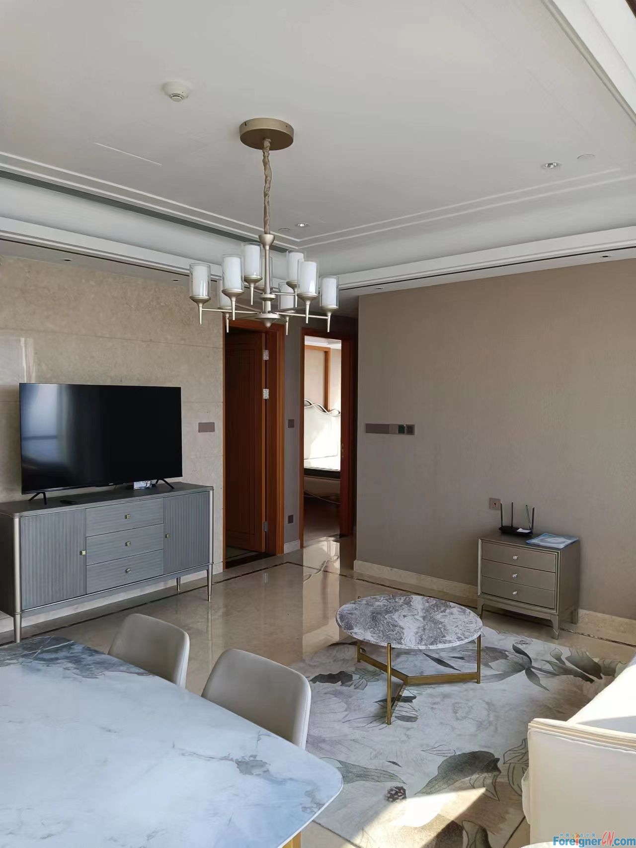 Fabulous！！！High floor apartment rent in Suzhou /2 bedrooms and 1 bathroom/bathtub/open city view/ close to Xinghai Square 