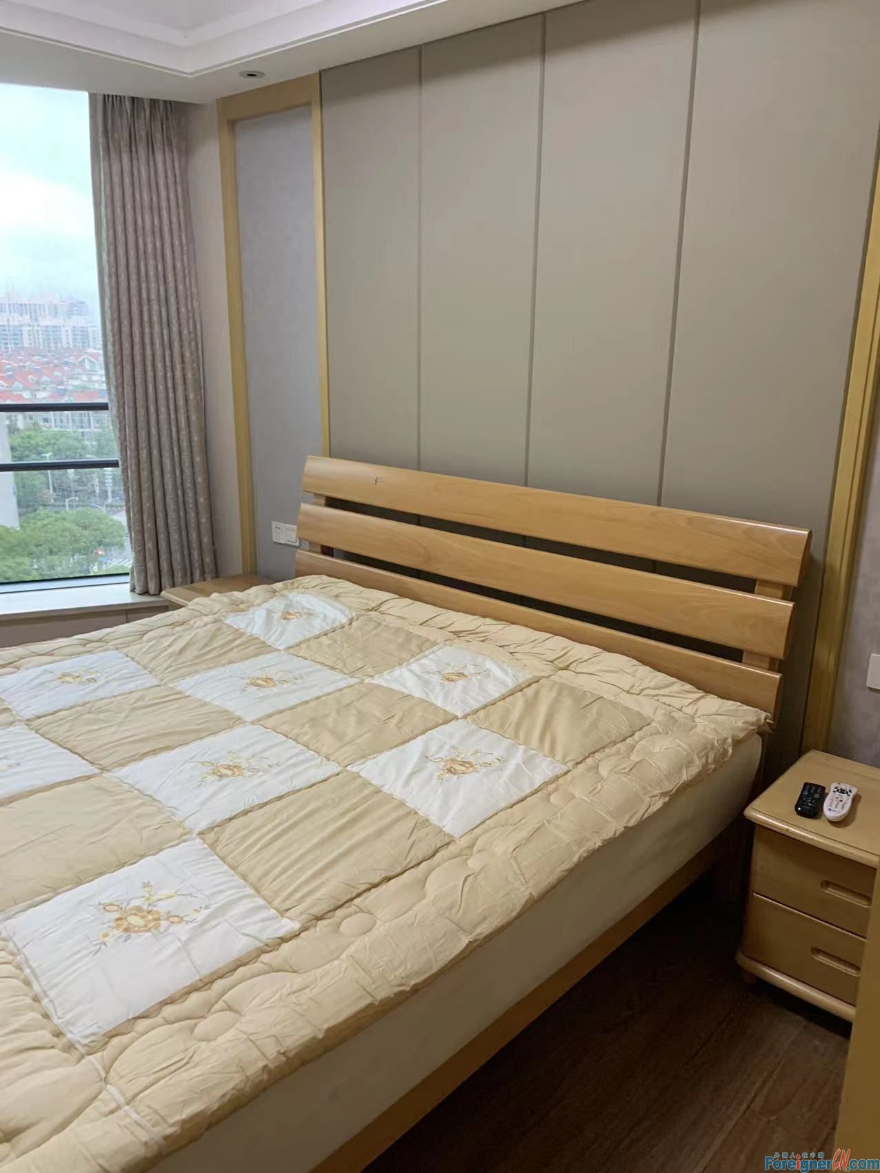 Fantastic！！Great apartment rent in Suzhou/First to rent/2 bedrooms and 1 bathroom/new and light-colored wooden furniture/Well kept/Xinghai Square/CBD of West Jinji lake