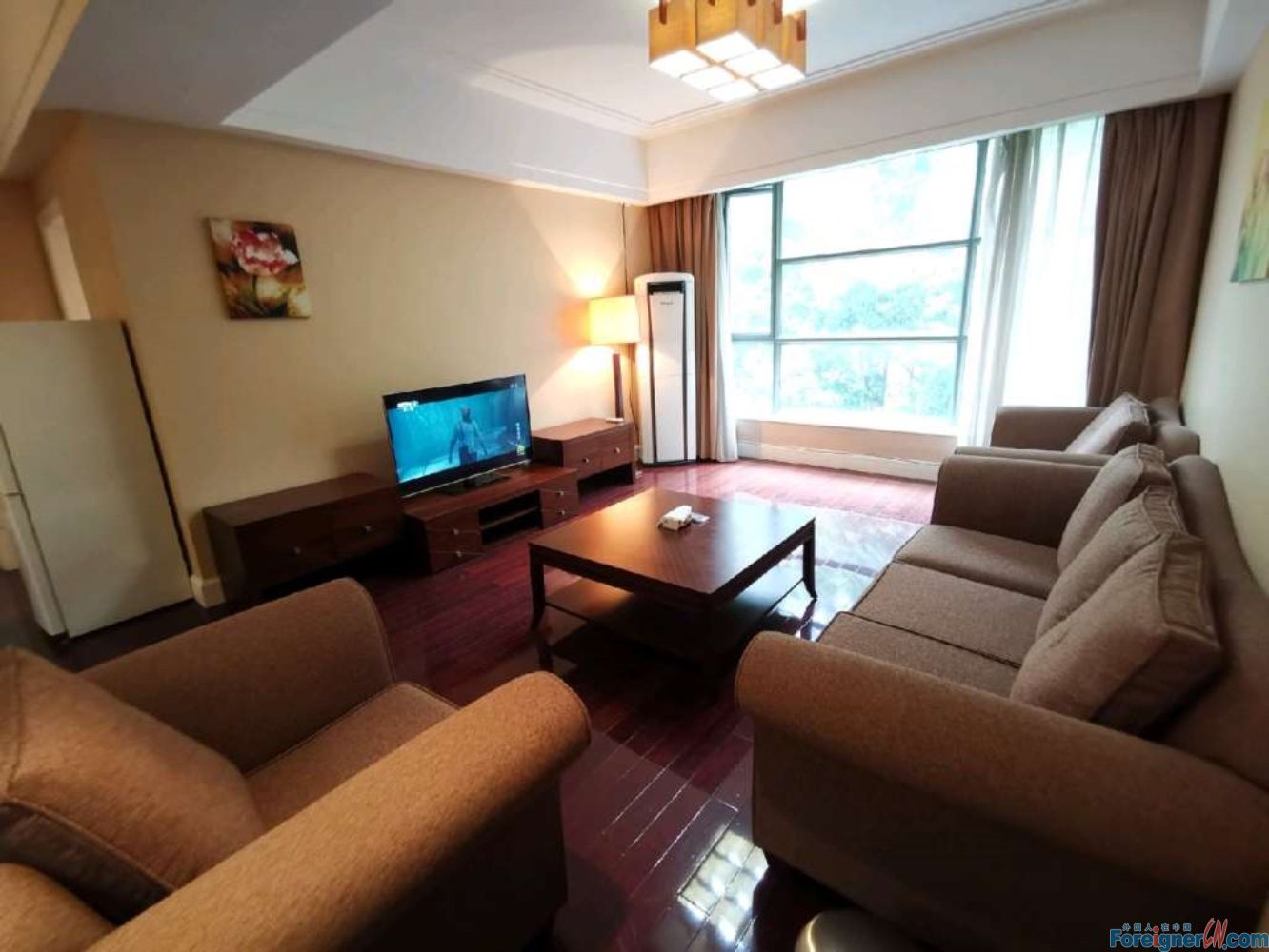 Stunning! ! nice apartment rent in Suzhou/ 2 bedrooms and 2 bathrooms/ Neat and fully-furnished/close to Jinji Lake/Suzhou Center Shopping Mall/ subway station Nearby/LiGongDi Station