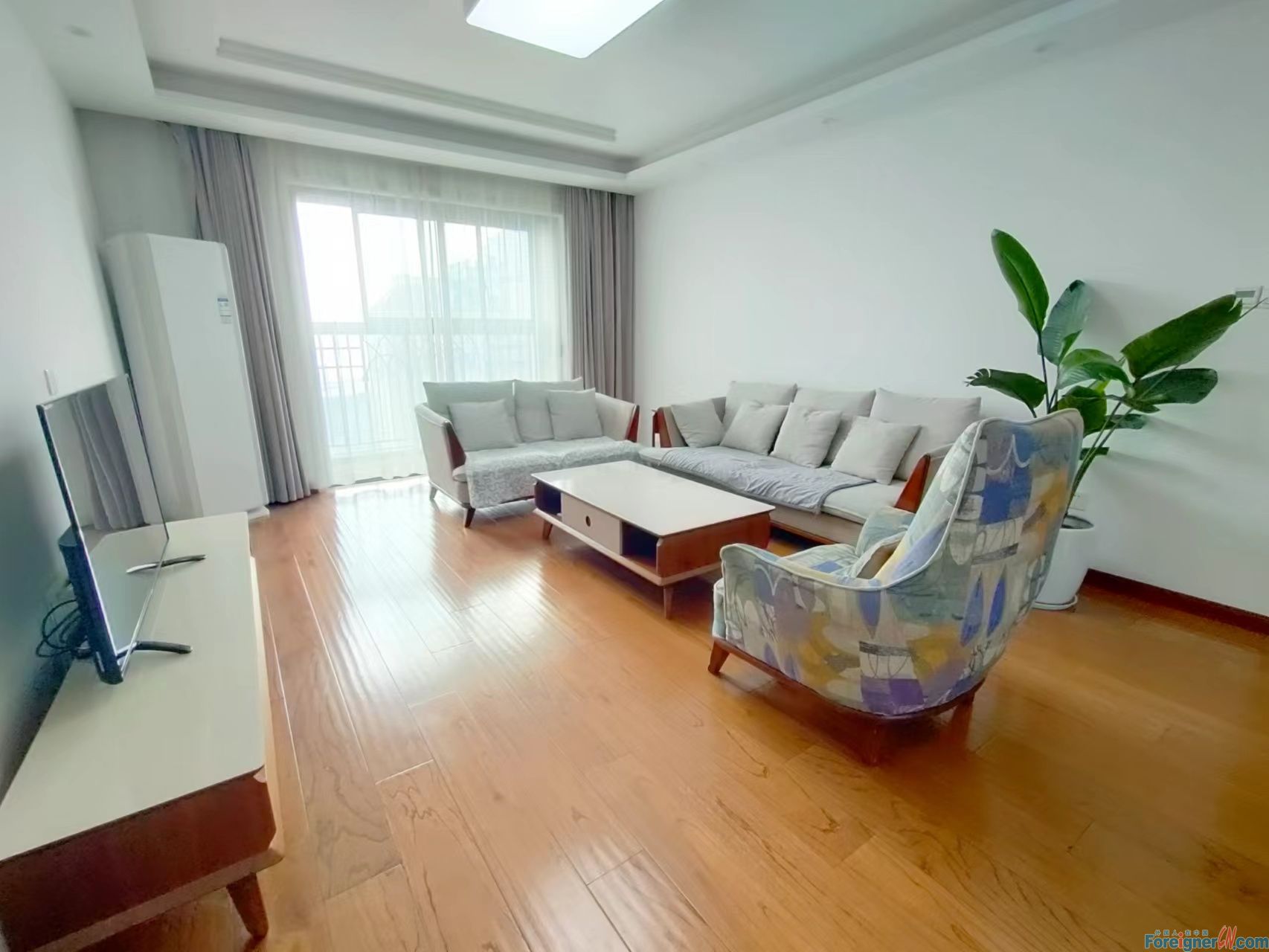 Fantastic!!! Lakeside Palace apartment /5 bedrooms and 3 bathrooms/ central AC, floor heating/Xinghai Square/SIP/Suzhou Culture and Expo Shopping Center/subway station 
