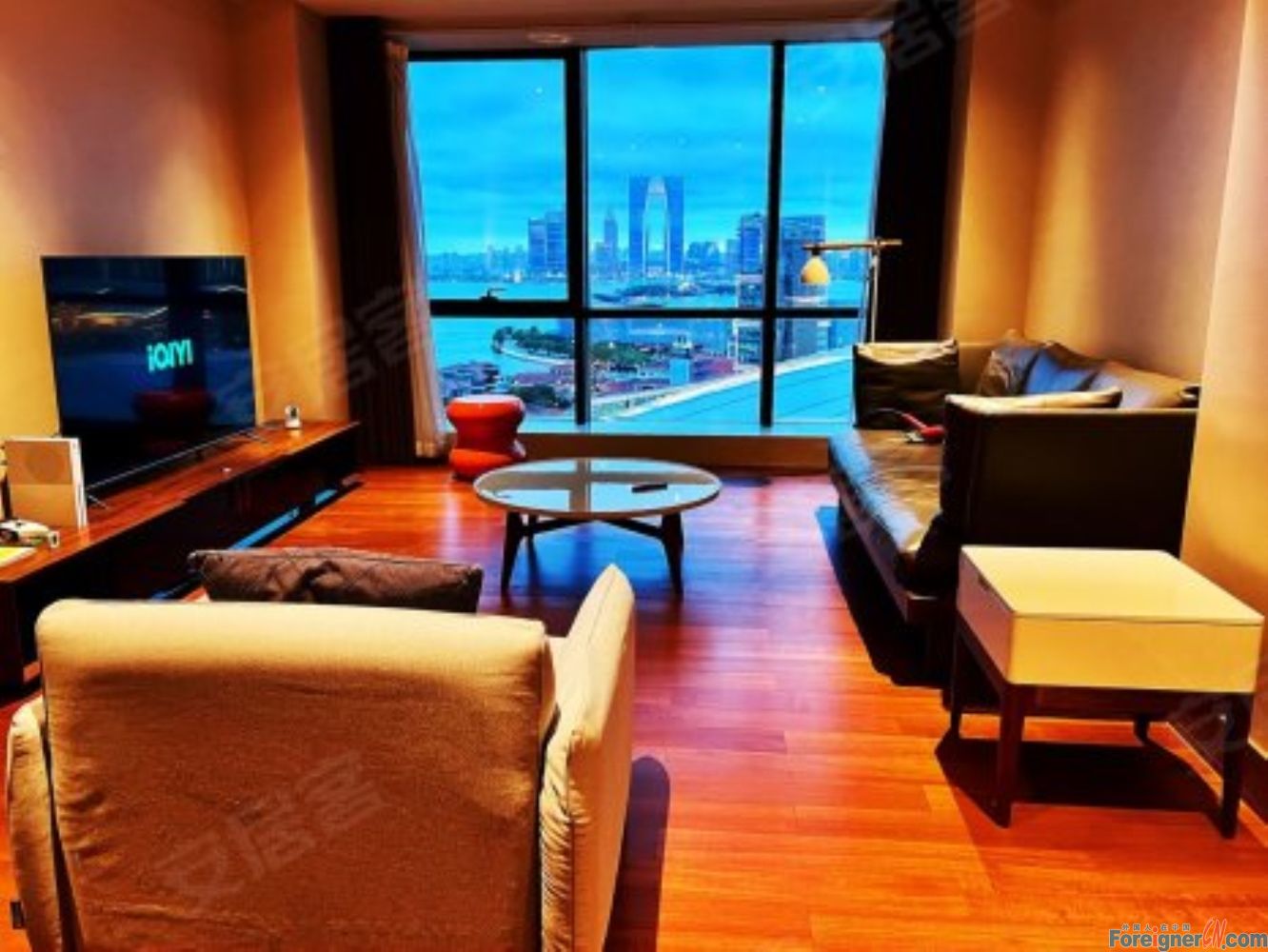 Luxurious!!! Great Apartment in Suzhou/  3 bedroom and 2 bathroom/furniture and well-kept, floor heating,nice kitchen/  Yuan Rong Shopping Center /Jinji lake view / Subway station 