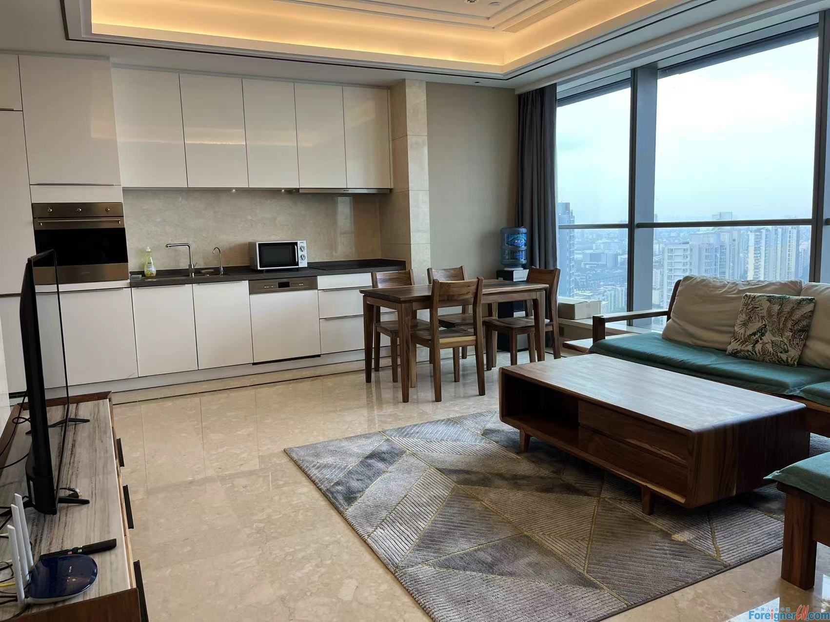 Fabulous！！！Suzhou Center No.9 apartment to rent/2 bedrooms and 2 bathroom/High floor/Central AC /Amazing lake view & city view/Suzhou Center shopping mall 