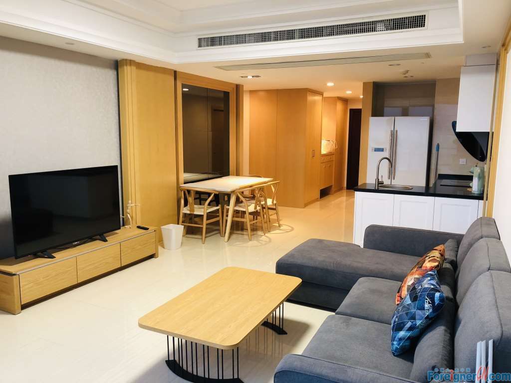 Perfect location!! Phoenix Apartment for Expats to rent /1 bedroom ,1 study , 1 bathroom/around Xinghai square /Jinji Lake/Suzhou Center Plaza