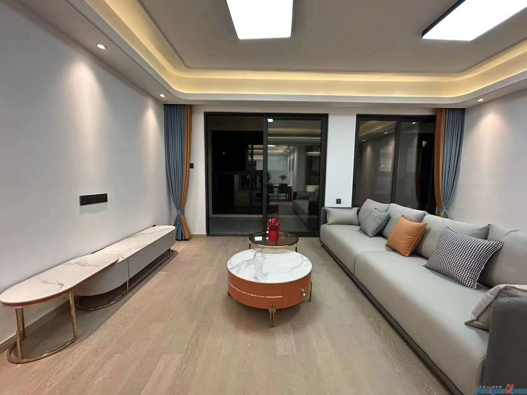  High Value!! Midea Cloud Mansion Apartment to rent/ in Xiang Cheng district/3 bedrooms and 2 bathrooms/Central AC and Floor heating/Brand new/Wuyue shopping mall