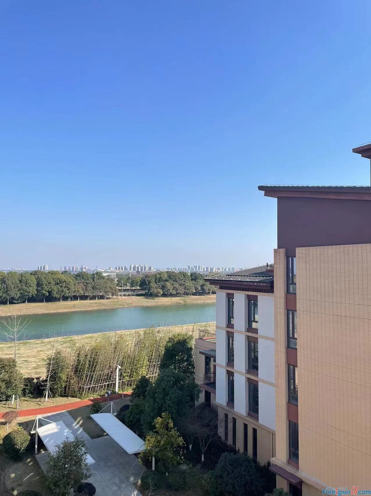 Beautiful！！Amazing house to rent in Suzhou/around Yangcheng Lake view/2 bedrooms and 1bath/ Fully furnished/Comfortable rooms/ 