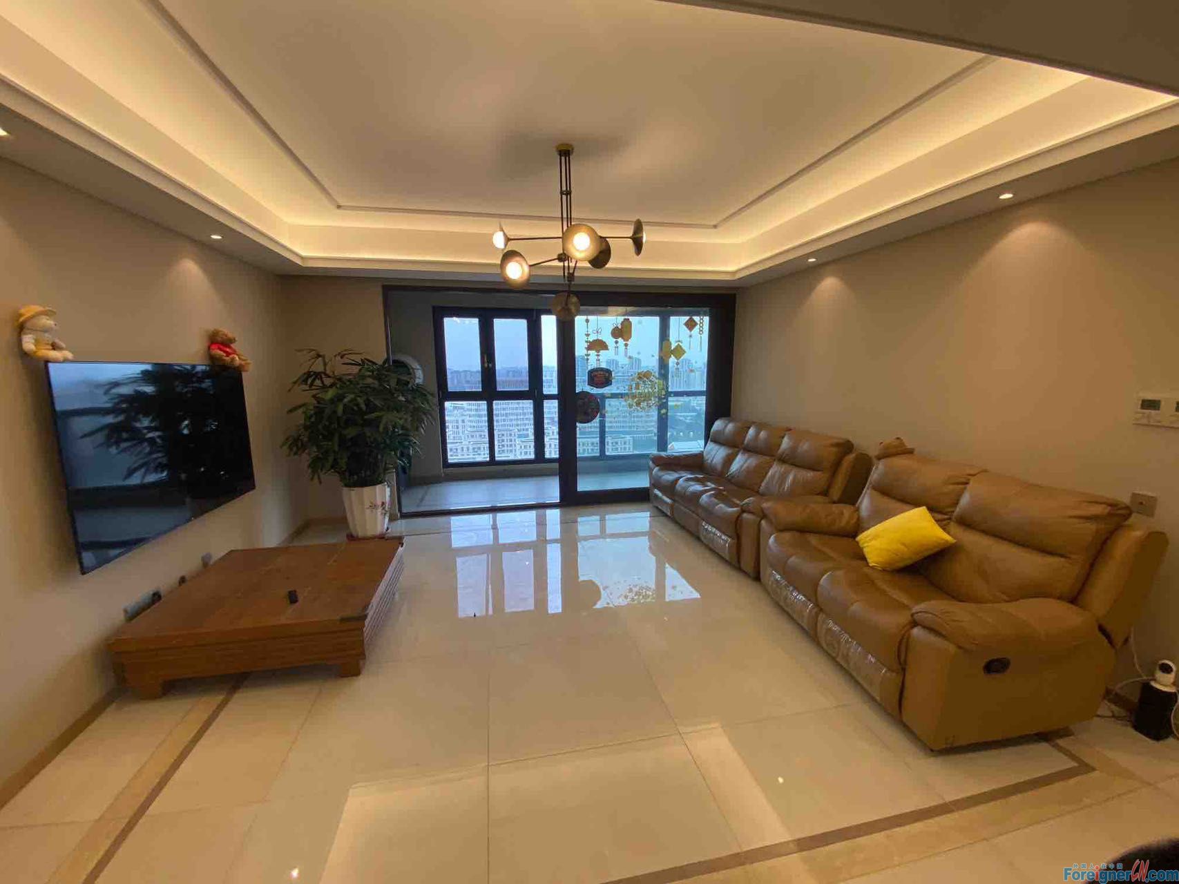 Excellent !! Nice Apartment with big living room/4bedrooms and 2 bathrooms/large Balcony,CentralAC,Heating System /Close to International schools SSIS;dulwish and OCAC