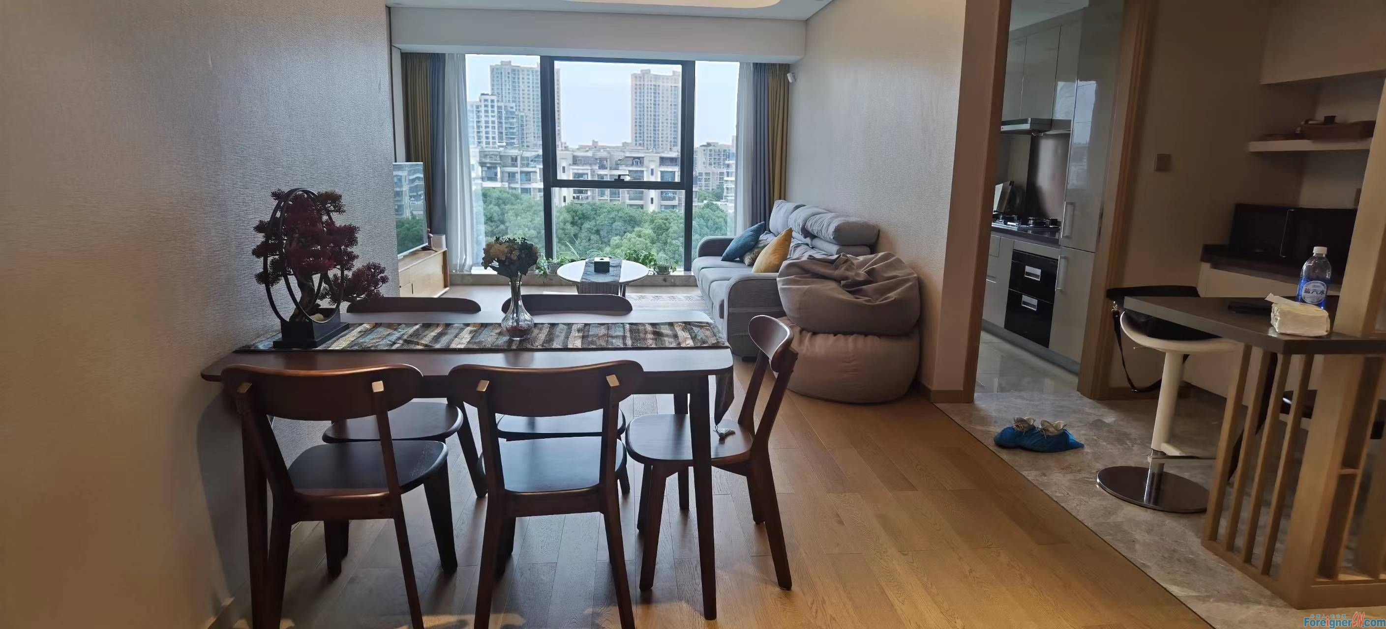 Stunning！！！ Nice apartment rent in Suzhou,SIP/ Spacious and bright rooms/central AC,Nearby Times Square /Subway line1 below/Close to Times Square,Eslite book store