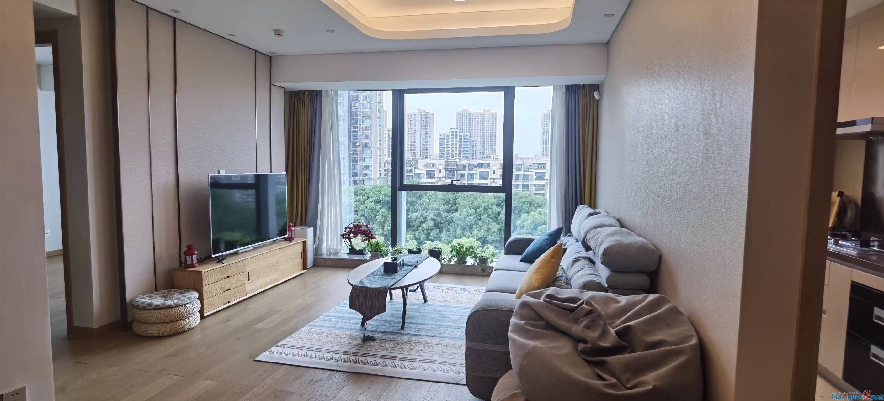 Stunning！！！ Nice apartment rent in Suzhou,SIP/ Spacious and bright rooms/central AC,Nearby Times Square /Subway line1 below/Close to Times Square,Eslite book store