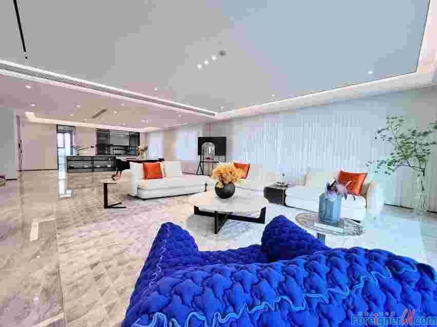 Amazing ! IMPERIAL MANSION 5rooms,4baths,365sqm,clean, well-kept, spacious, large kitchen, modern, bright, luxurious, well-located 