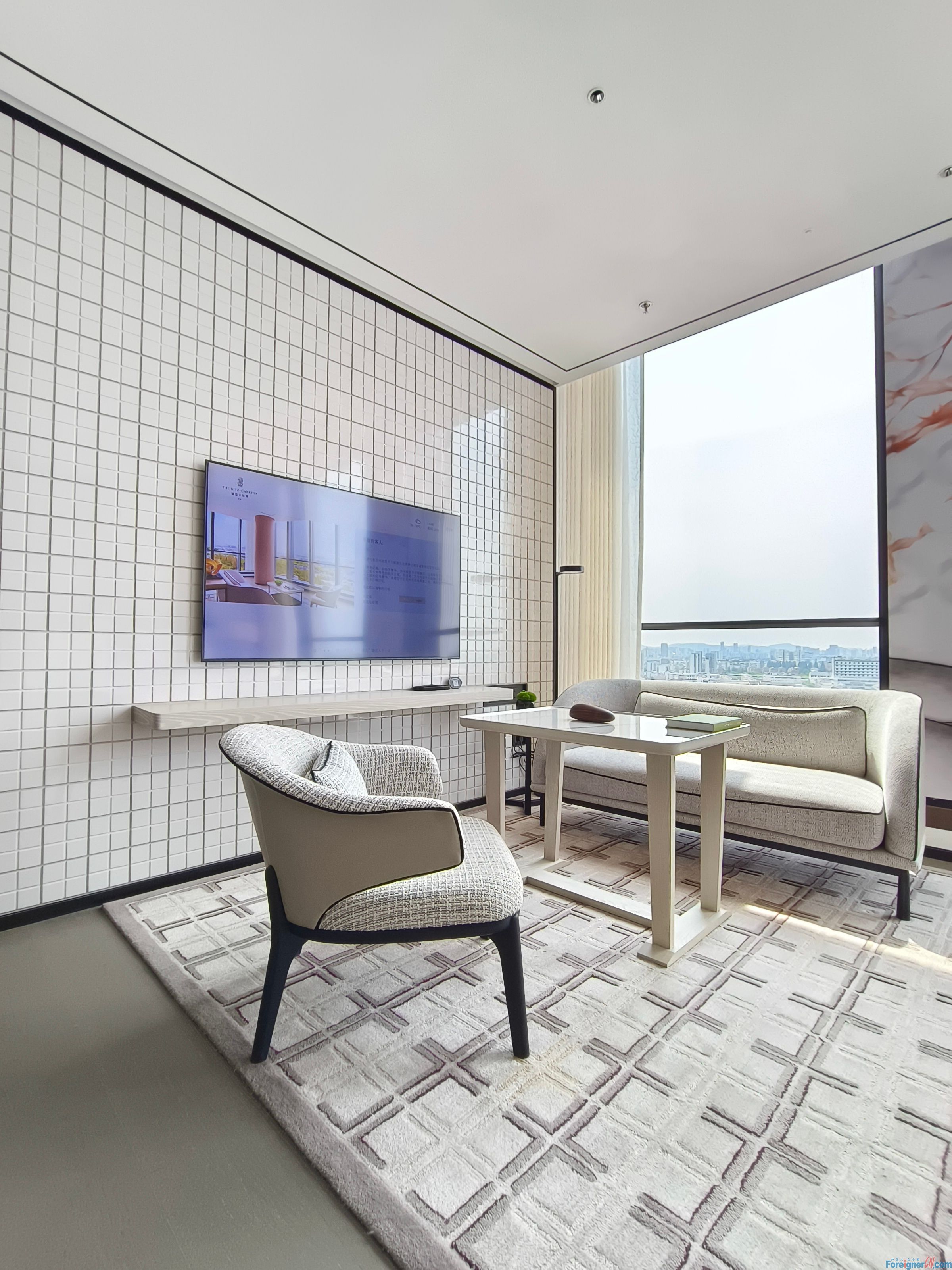 Excellent!!!THE RITZ-CARLTON SUZHOU,1room,1bath,50sqm,large kitchen, modern, bright, luxurious, well-located, lake view, cozy, warm,quiet
