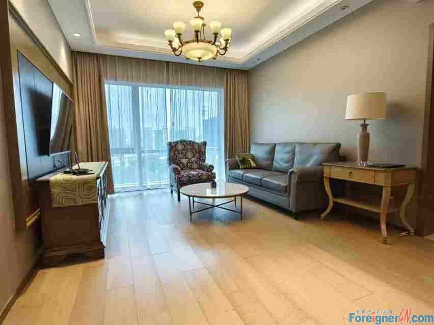 Fantastic！！！ HLCC，3rooms ,1 bath,140 sqm ，clean, well-kept, spacious, large kitchen, modern