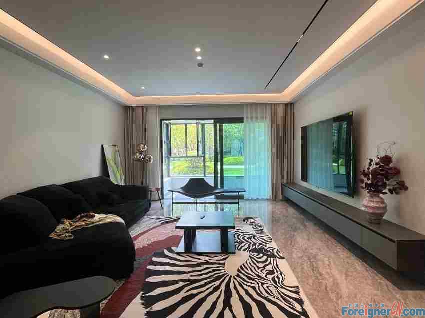 Excellent!!!IMPERIAL MANSION,4rooms,4baths,270sqm,large kitchen, modern, bright, luxurious, well-located, lake view, cozy, warm,quiet 