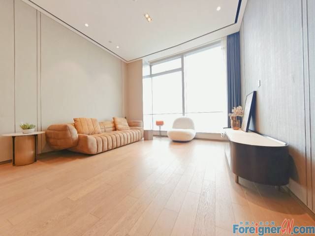 Amazing！！！IFS apartment，202sqm，2rooms，2baths，well-kept, spacious, large kitchen, modern, bright, luxurious