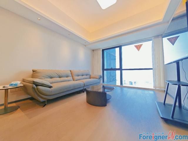 Beautiful!!!XingHu ONE apartment，2rooms，2baths，114sqm，cozy, warm,quiet， Lots of light, New furniture/ reasonable price
