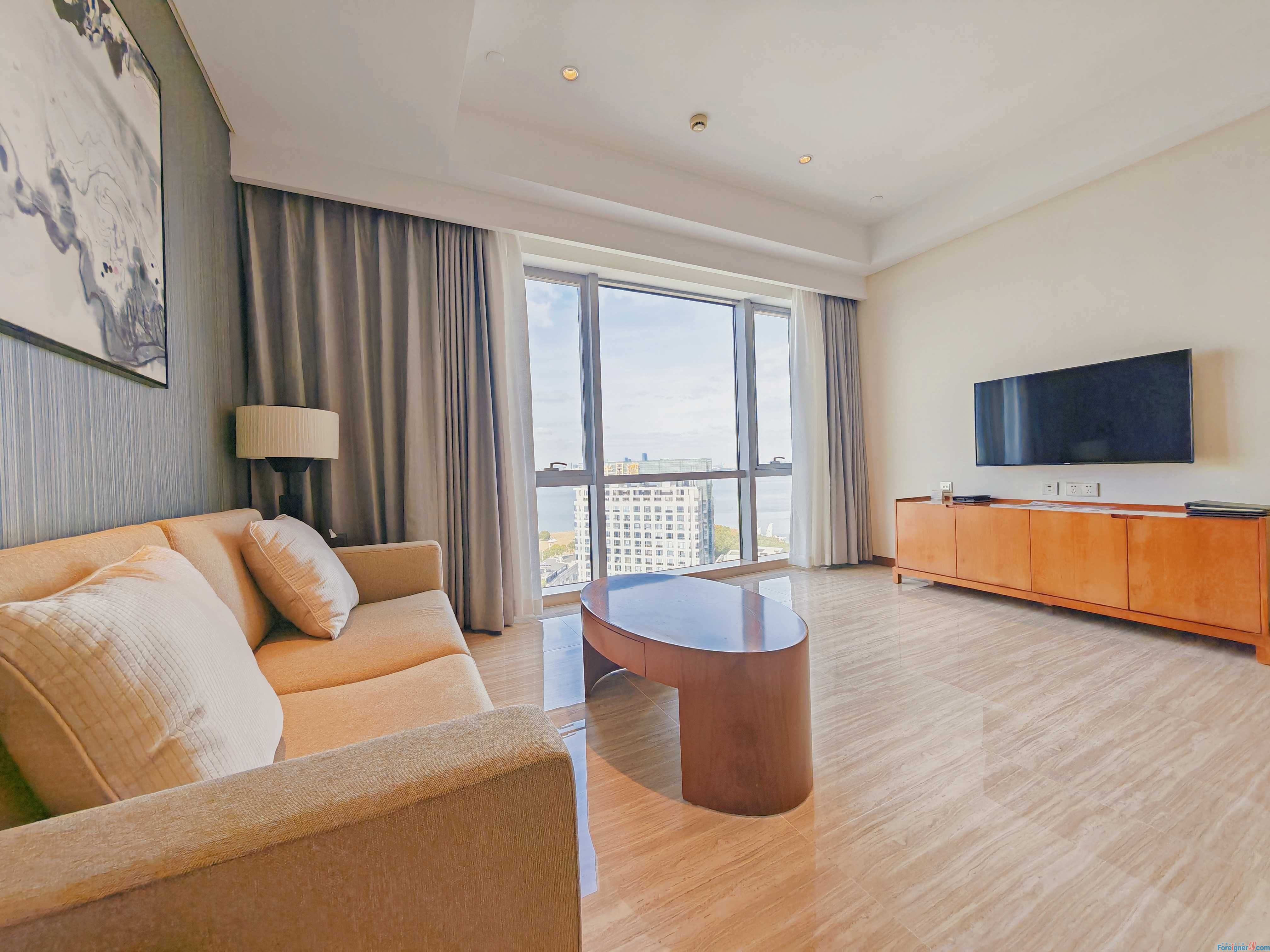 WOW!!!SUZHOU OAKWOOD APARTMENT，1room，1bath，88sqm， clean, well-kept, spacious, large kitchen, modern
