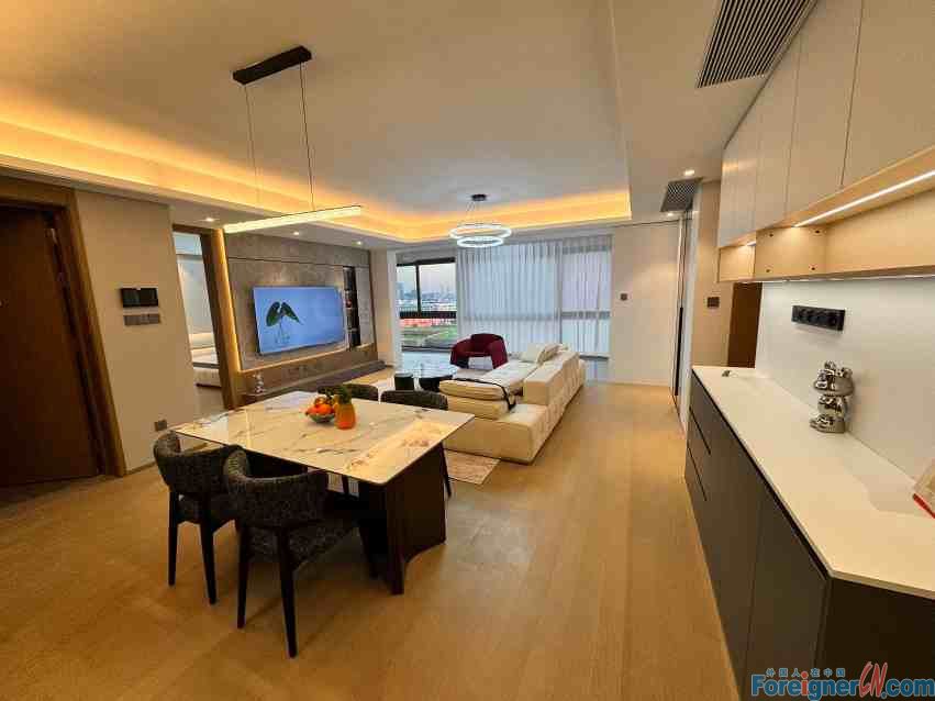 Gorgeous！RIVER FRONT MANSION,3room,2bath,143sqm,clean, well-kept, spacious, large kitchen, modern