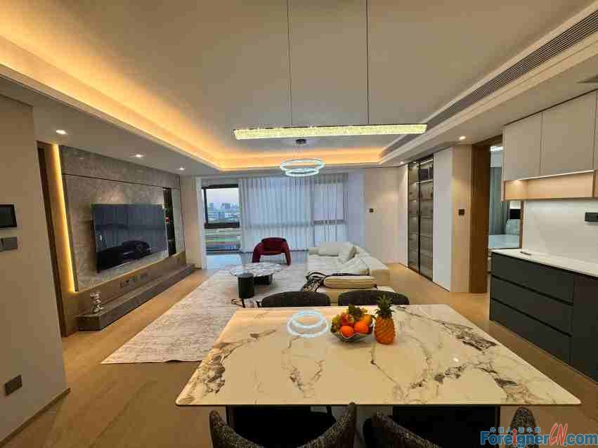 Gorgeous！RIVER FRONT MANSION,3room,2bath,143sqm,clean, well-kept, spacious, large kitchen, modern