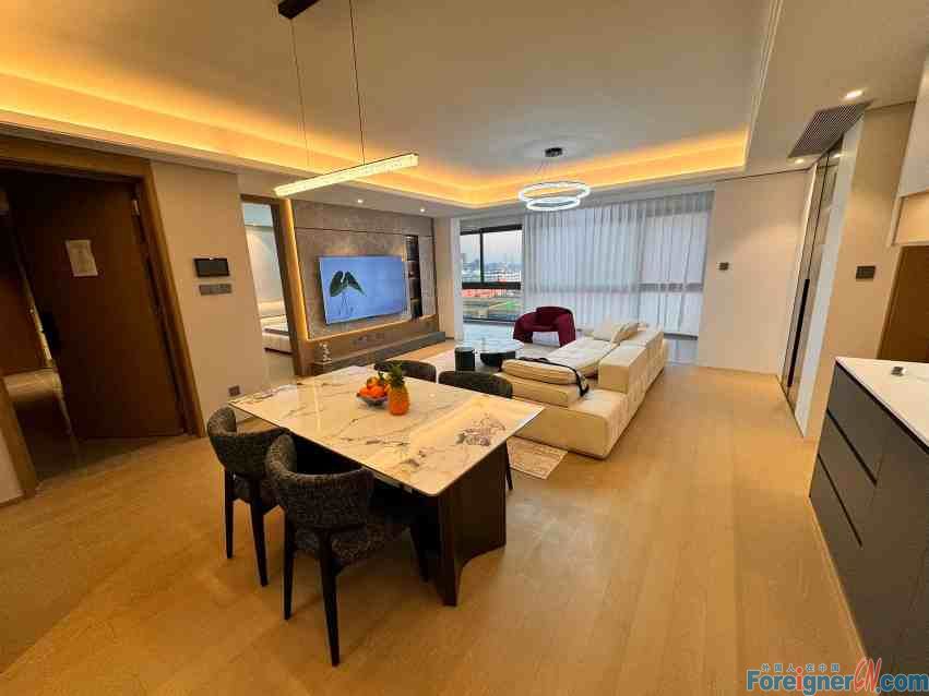 Gorgeous！RIVER FRONT MANSION,3room,2bath,143sqm,clean, well-kept, spacious, large kitchen, modern