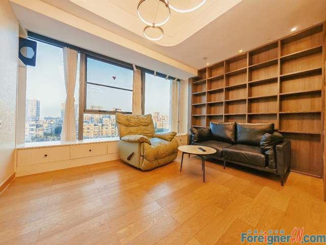Fantastic！！！ G Plaza，2rooms ,2 baths,165sqm ，clean, well-kept, spacious, large kitchen, modern