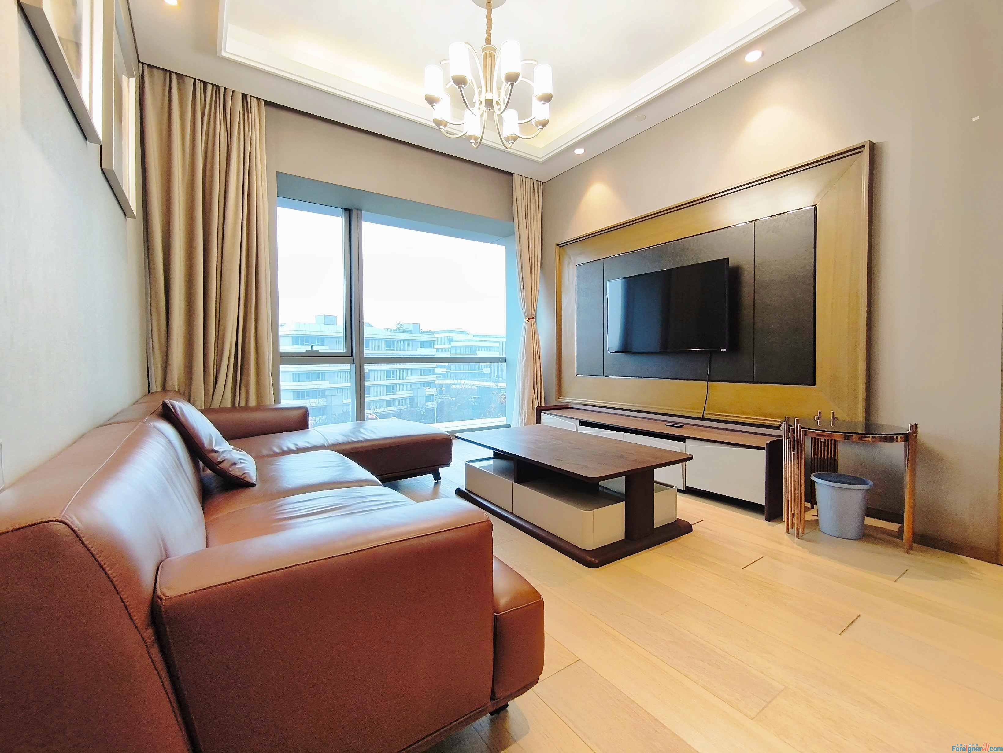 Fantastic！！！ HLCC，1room,1 bath,88 sqm ，clean, well-kept, spacious, large kitchen, modern