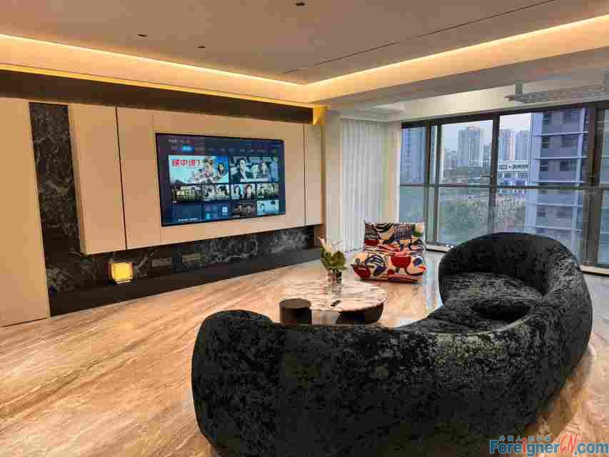 Terrific！！！CLOUD LANDMARK，4rooms，3baths，198sqm，well-kept, spacious, large kitchen, modern, bright, luxurious