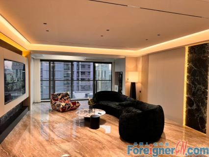 Terrific！！！CLOUD LANDMARK，4rooms，3baths，198sqm，well-kept, spacious, large kitchen, modern, bright, luxurious