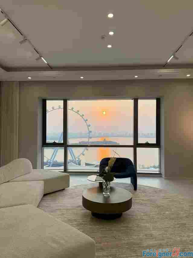 Wow! HLCC apartment 2rooms,2baths,158sqm,bright, luxurious, well-located, lake view, cozy, warm,quiet 
