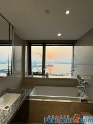 1c422a9d1b7f0bd27d87c8a363222587