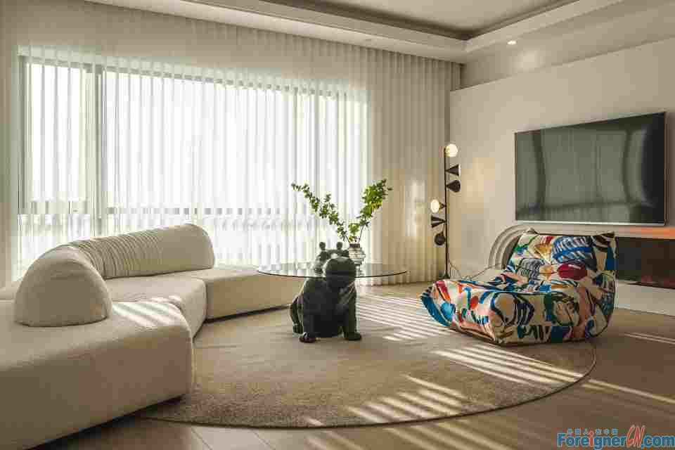 Fantastic! Luxurious HLCC Apartment Rent in SIP,Suzhou/ 2 bedrooms and 2 bathrooms/Newly renovated & Modern design/Close to Times Square,Subway station