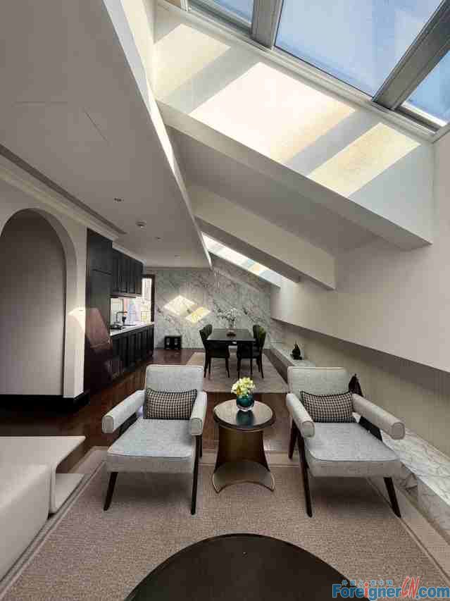 Excellent!! Aroma Penthouse rent for expats in SIP /2 rooms and 2 bathrooms/Well furnished, central AC, floor heating / gas dryer, built-in oven/Subway station
