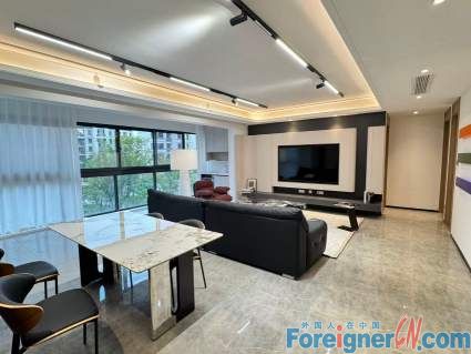 New !! Suzhou apartment rent in SIP /Expats living in Suzhou/4 rooms/2 baths/Modern/Brand new /Central AC/Floor heating/nice kitchen with oven/dishwasher/Close to metro and SSIS/Dulwich/OCAC