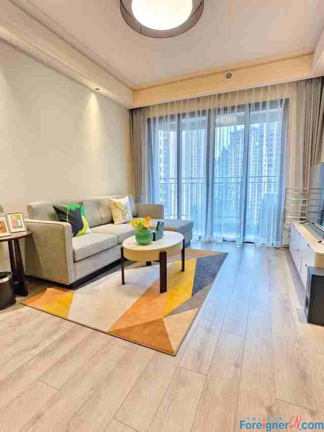 Lots of light！！Open balcony ！！！Serviced apartment rent in Somerset Star River Minhang Shanghai,short term and long term acceptable