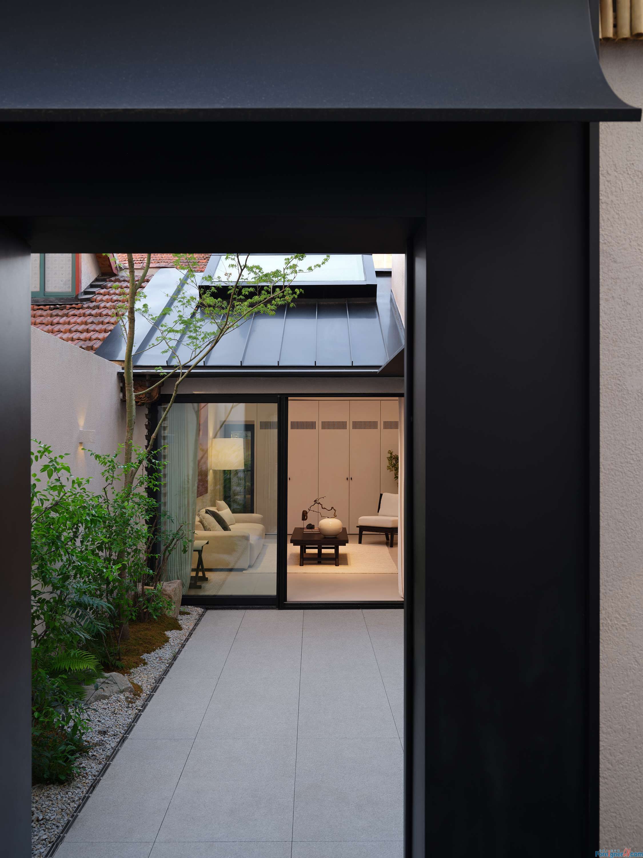 Well-located！！ShanXi South Lane 232 villa house for rent in Xuhui shanghai