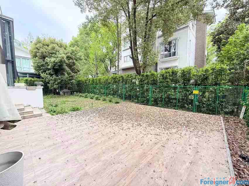 Amazing Villa！！ Beautiful villa with a private garden near Jinji Lake /in Suzhou / apartment for expats /Big rooms/5room /3 bath/Big Garden/Floor heating/modern /Central AC/buit-in oven /Beautiful Environment/Sam