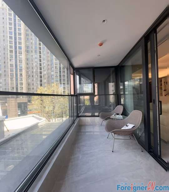 Open balcony ！！Century Cultural Collection house for rent in huangpu shanghai 