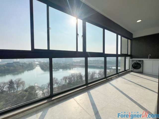 Beautiful!! Moving a place in Suzhou/Glory Mansion apartment rent for expats in Suzhou/4rooms/2 baths/Family friendly/ Floor heating /dryer/luxury design/Central AC/fully furnished/built-in Oven/dishwasher/customized cabines/ Close to OCAC,SSIS,Dulwich 