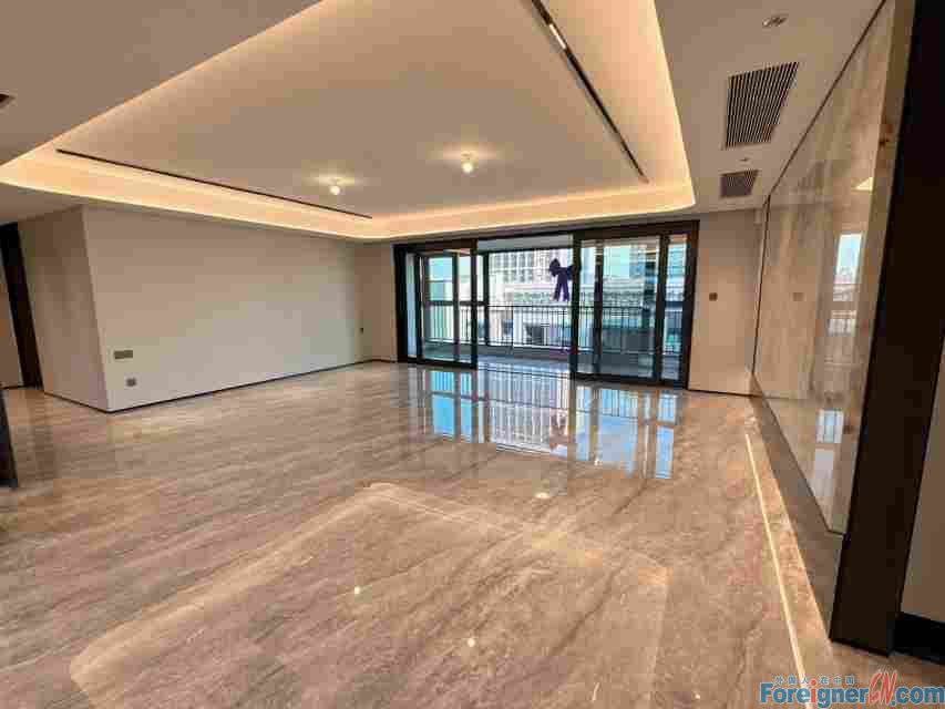 new compound !!Living in suzhou/Property rent in Suzhou 4rooms/3 baths/ /Nice balcony open view/dryer/Modern /New/Central AC/fully furnished/Floor heating/Close to OCAC,SSIS,Dulwich schools within 5km