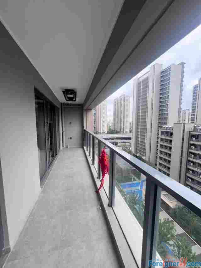 Excellent location !!Living in suzhou/ Modern apartment rent in Suzhou  /3 rooms / /dryer/Modern /New/Central AC/fully furnished/customized cabinets /close to subway station line 5