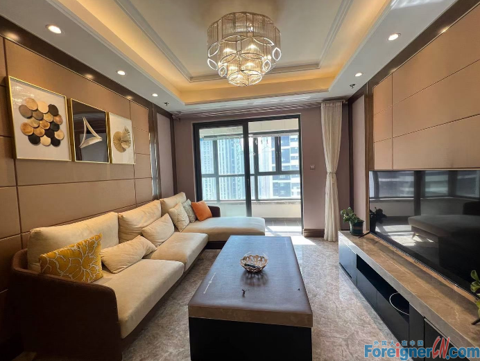 3-bedroom apartment for rent in Donggang CBD