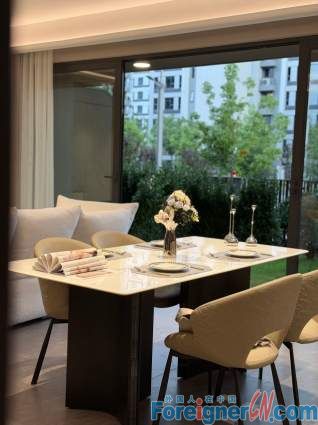 Luxurious!! Modern apartment rent in Suzhou!!/big garden houseWuZhong district / 4 rooms/ pets Friendly/Property rent in Suzhou/Floor heating and central AC/high quality furniture /close to Wanda Plaza ans Shihu scenic spot