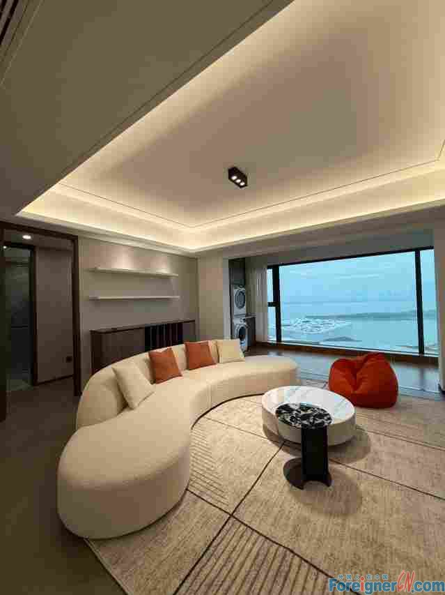 Wonderful facing the Lake view Apartment rent in Wuzhong Suzhou!High-End Modern housing rent in suzhou/180sqm/4 rooms/central AC/Floor heating/fully furnished/move in ready/open kitchen/nice terrace /Nice location close to Suzhou bay center shopping mall/