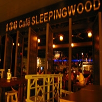 136 Café Sleeping Wood